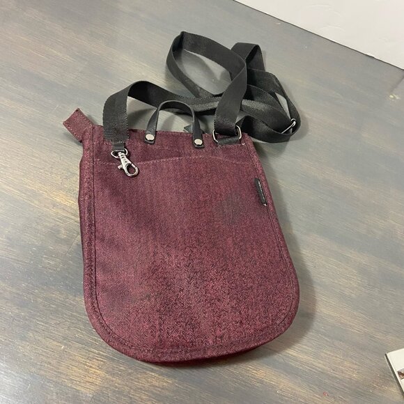 Sherpani Textured Crossbody Shoulder Bag – Burgundy/Wine – Lightweight & Stylish - Picture 4 of 8